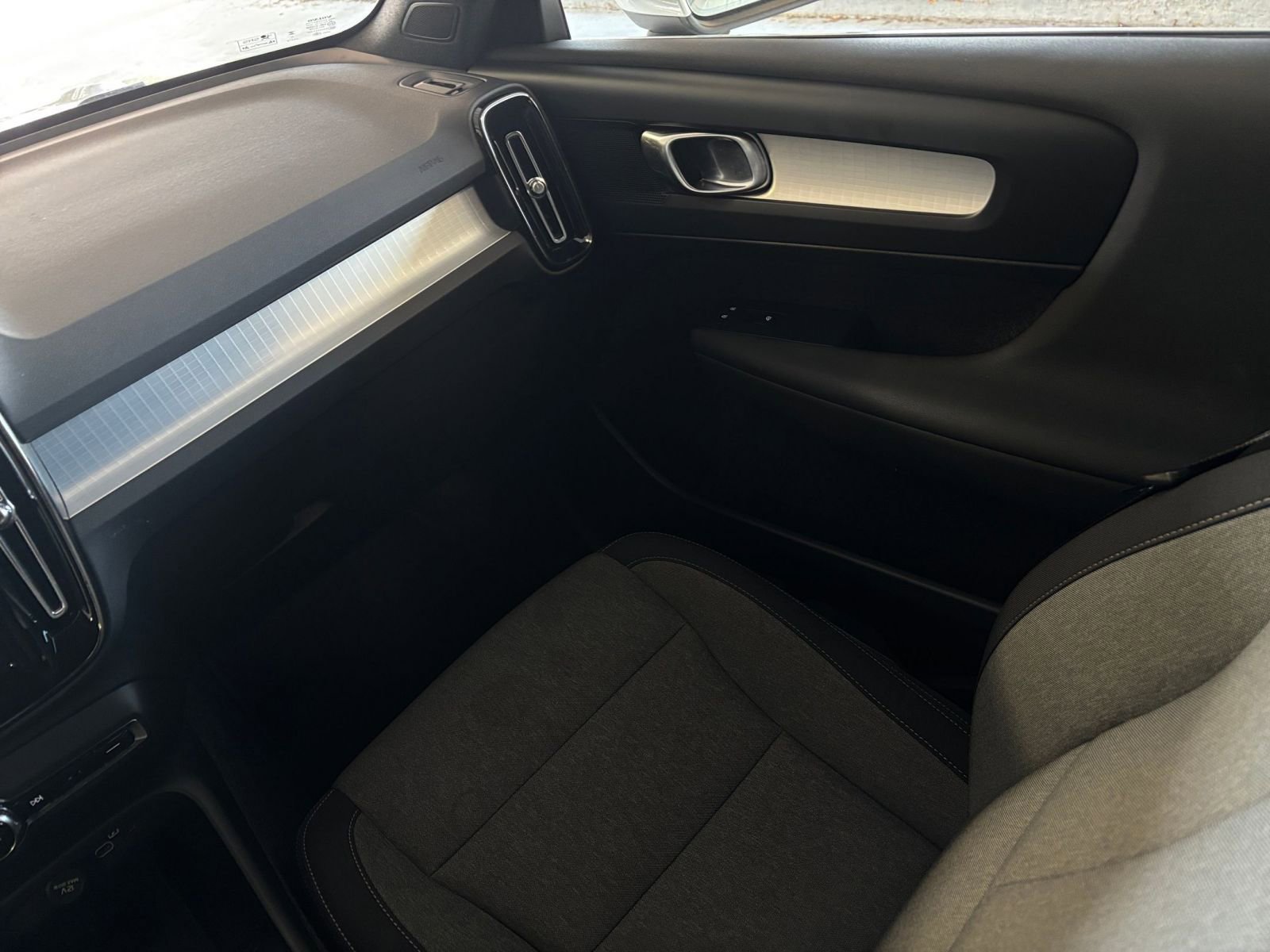 Thumbnail: 2024 Volvo XC40 - 35