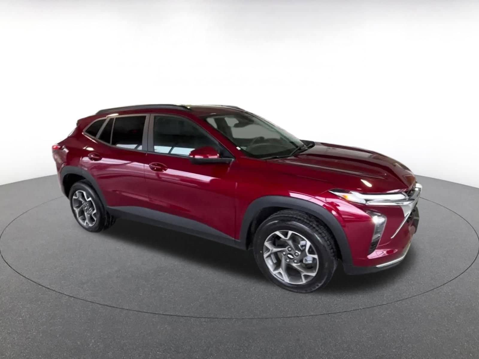 Thumbnail: 2025 Chevrolet Trax - 2