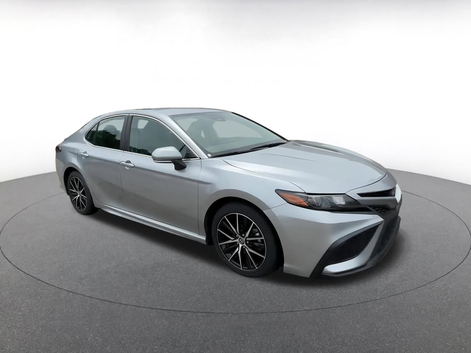 2024 Toyota Camry SE 2