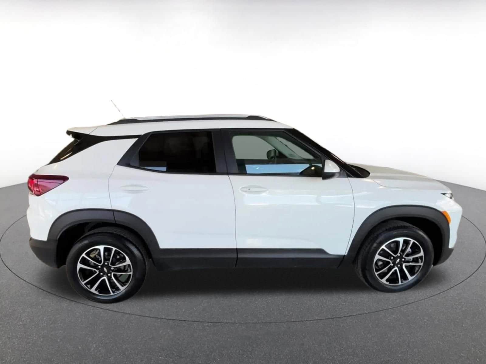 Thumbnail: 2025 Chevrolet TrailBlazer - 16