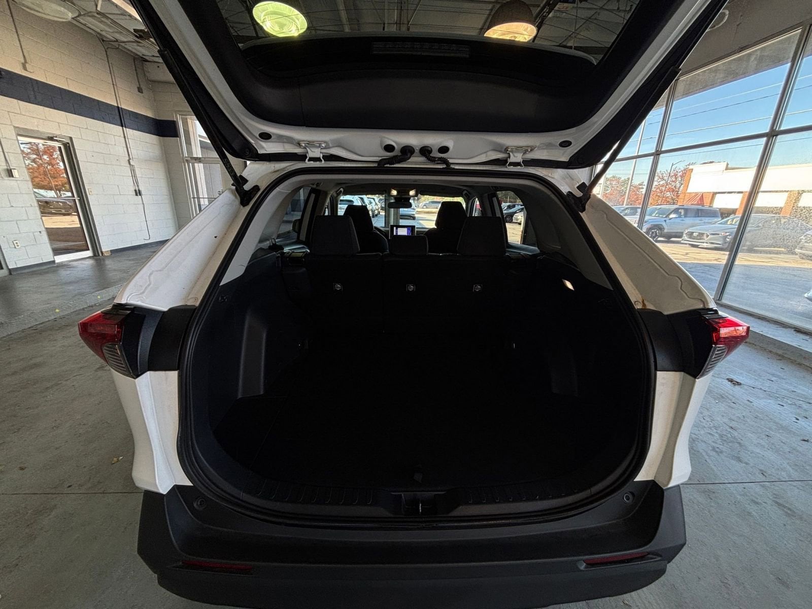 Thumbnail: 2025 Toyota RAV4 - 30