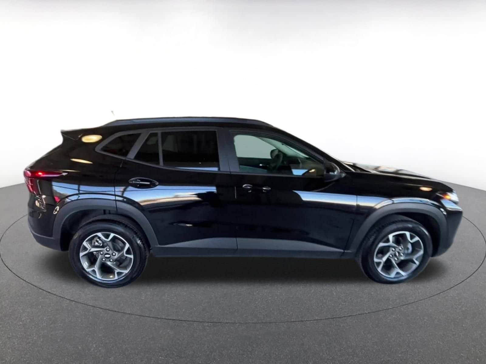 Thumbnail: 2025 Chevrolet Trax - 18