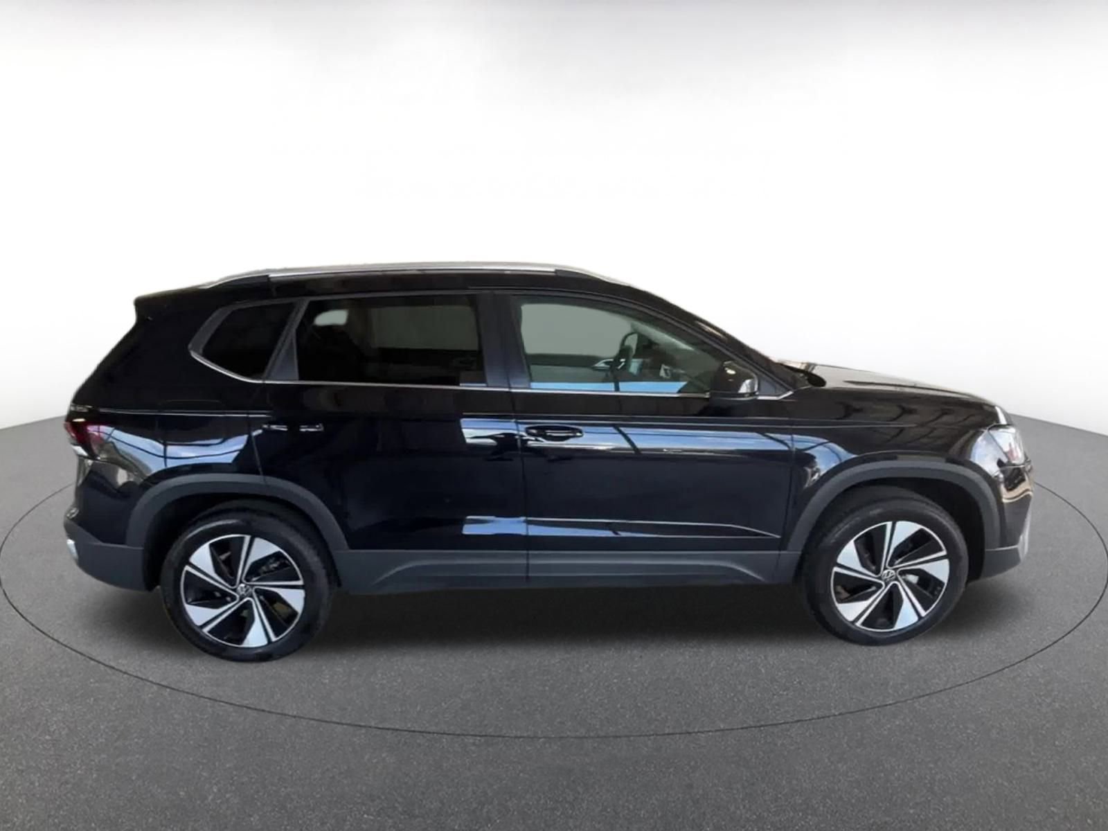 Thumbnail: 2025 Volkswagen Taos - 16