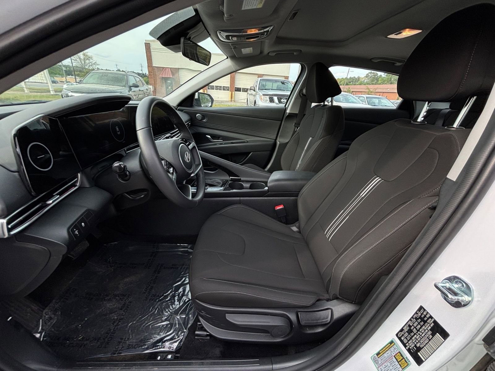 Thumbnail: 2025 Hyundai Elantra - 32