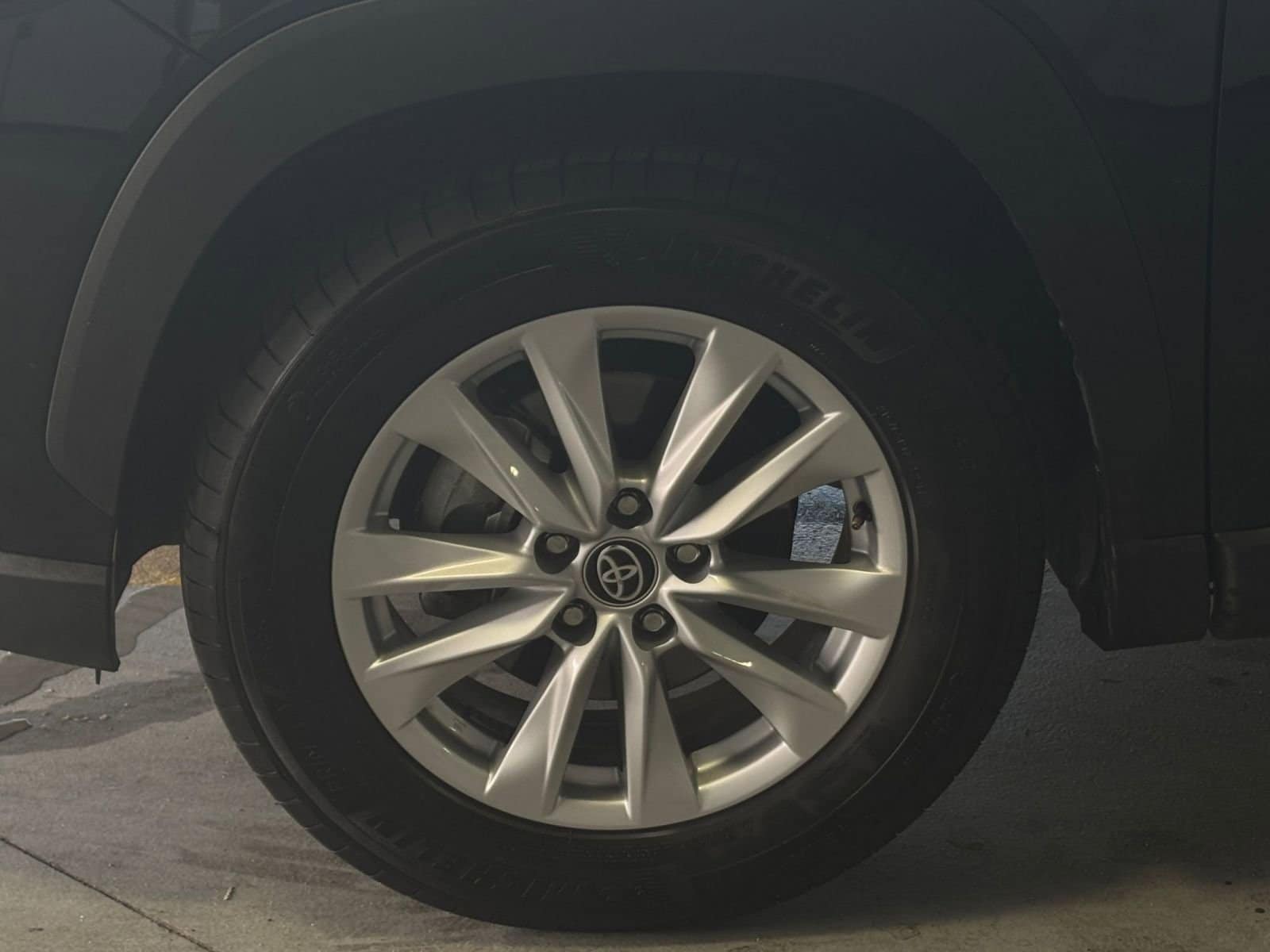 Thumbnail: 2025 Toyota Corolla Cross - 32