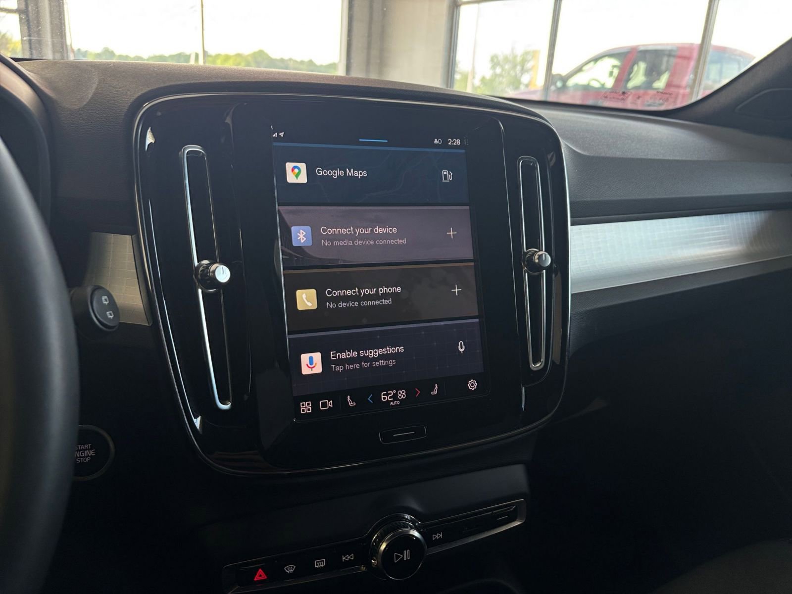 Thumbnail: 2024 Volvo XC40 - 21