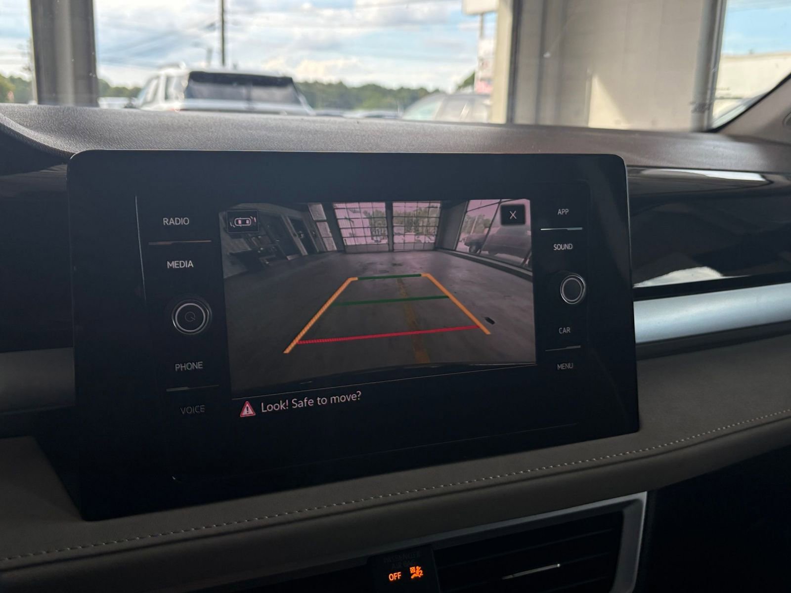 Thumbnail: 2025 Volkswagen Taos - 17