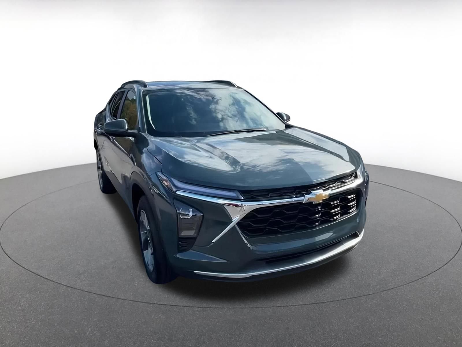 Thumbnail: 2025 Chevrolet Trax - 3