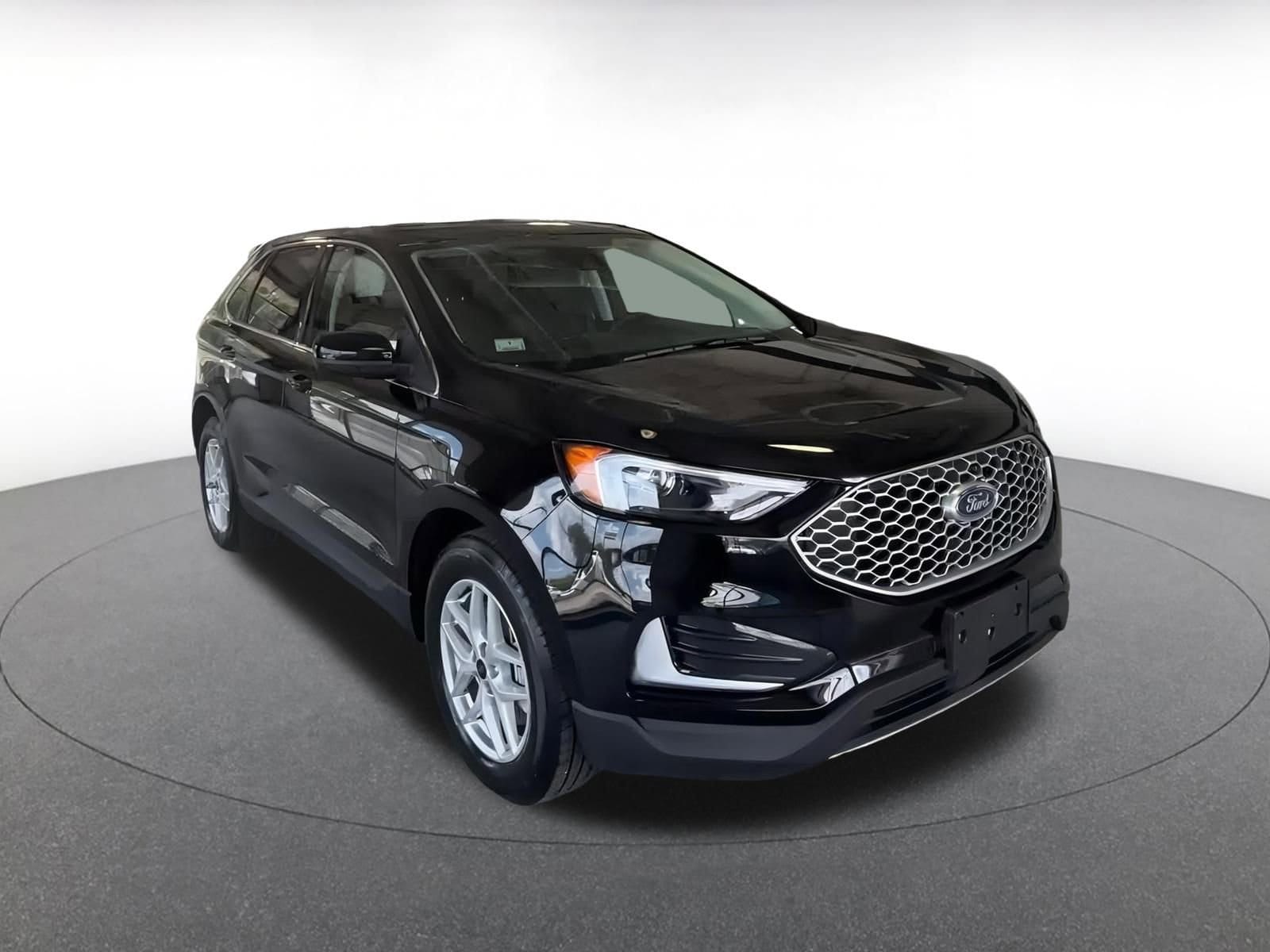 Thumbnail: 2024 Ford Edge - 3