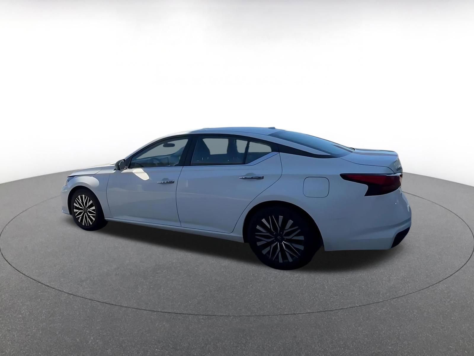 Thumbnail: 2025 Nissan Altima - 10