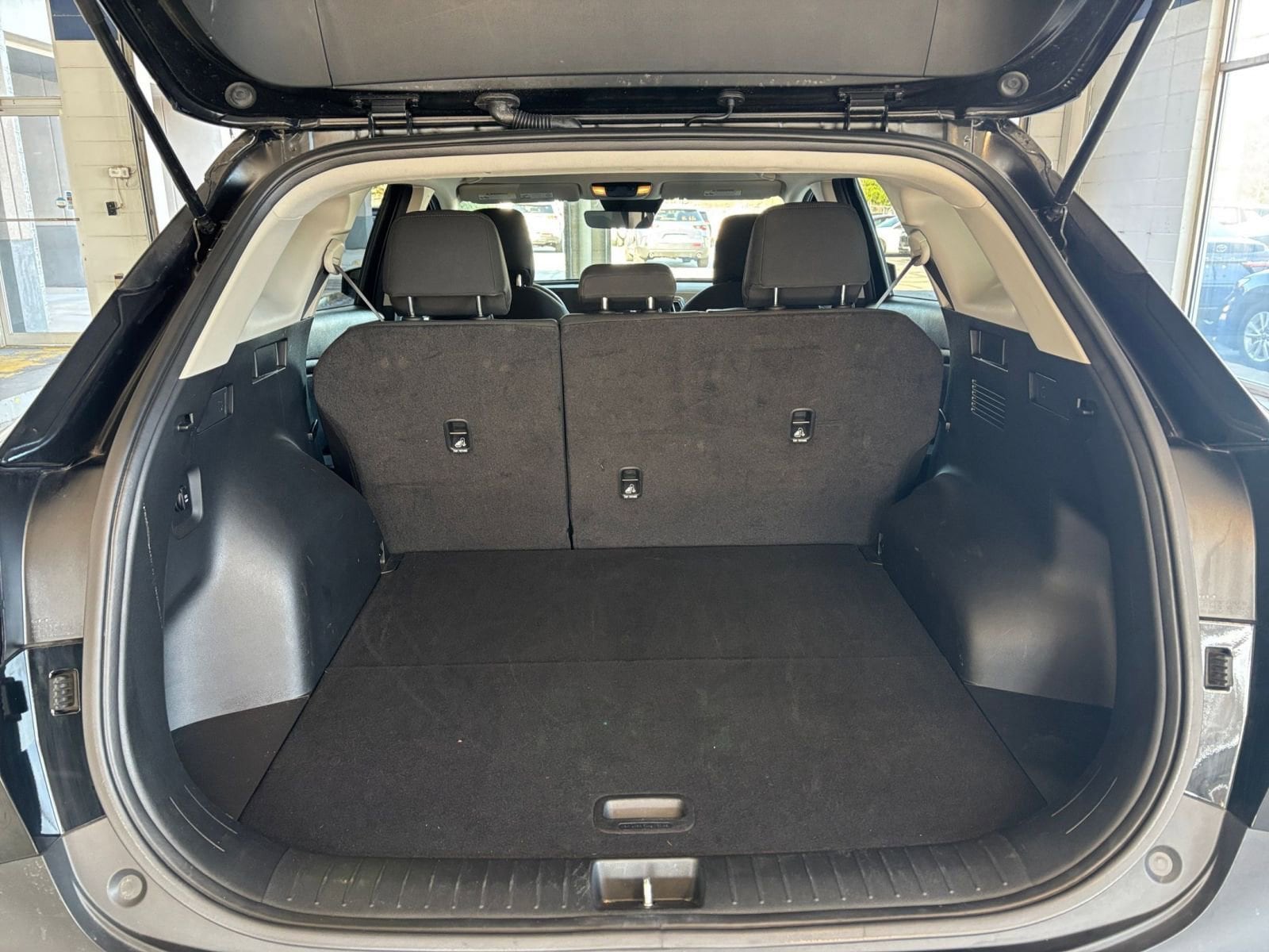 Thumbnail: 2025 Kia Sportage - 35