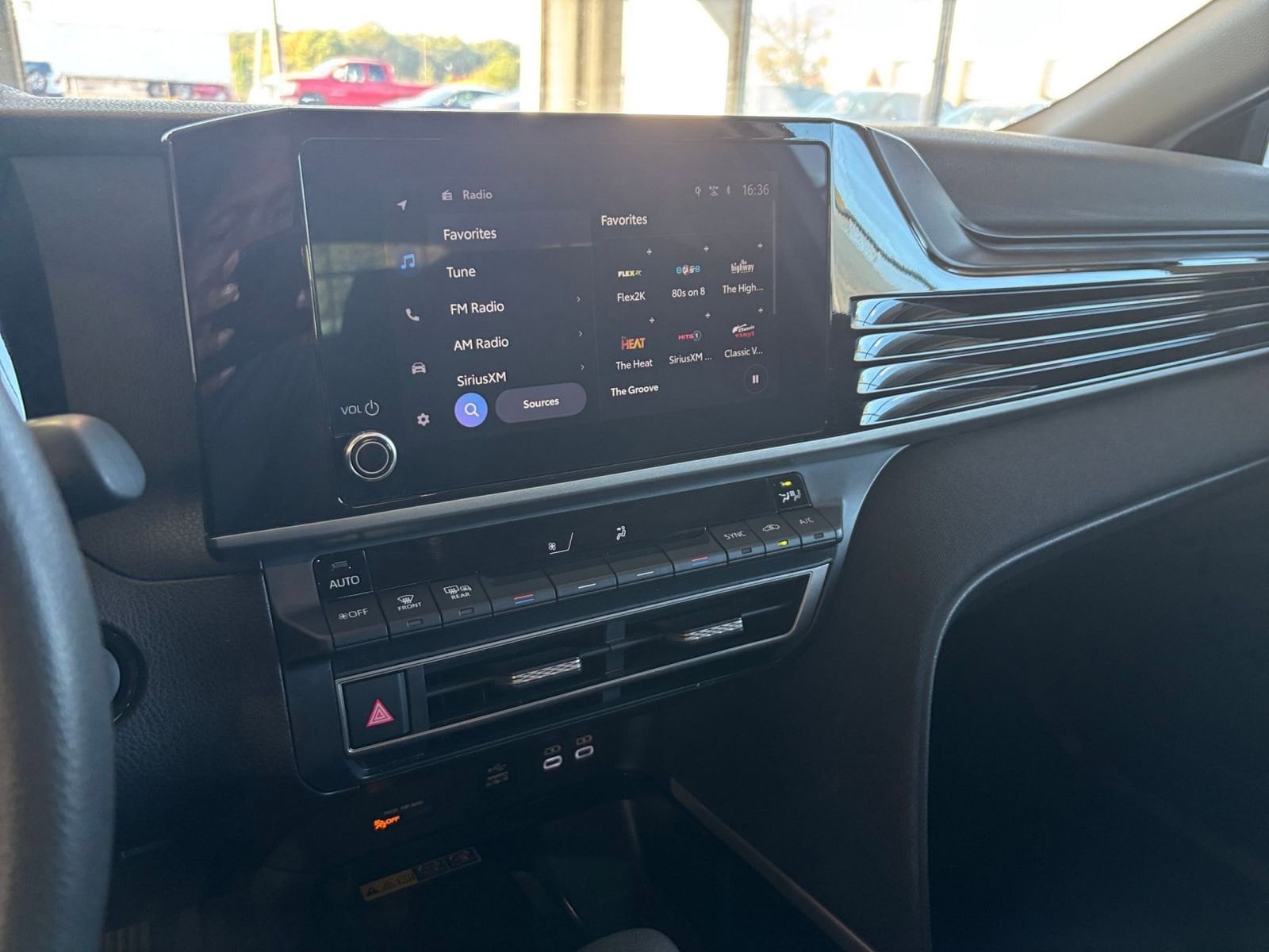 Thumbnail: 2025 Toyota Camry - 27