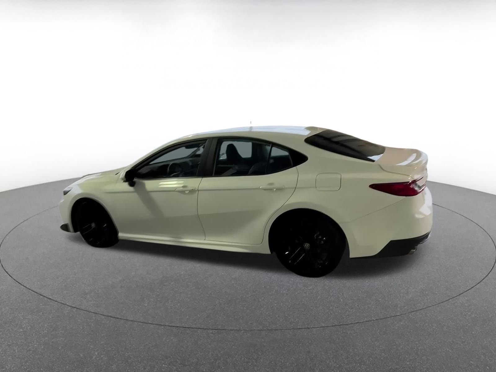 Thumbnail: 2025 Toyota Camry - 16