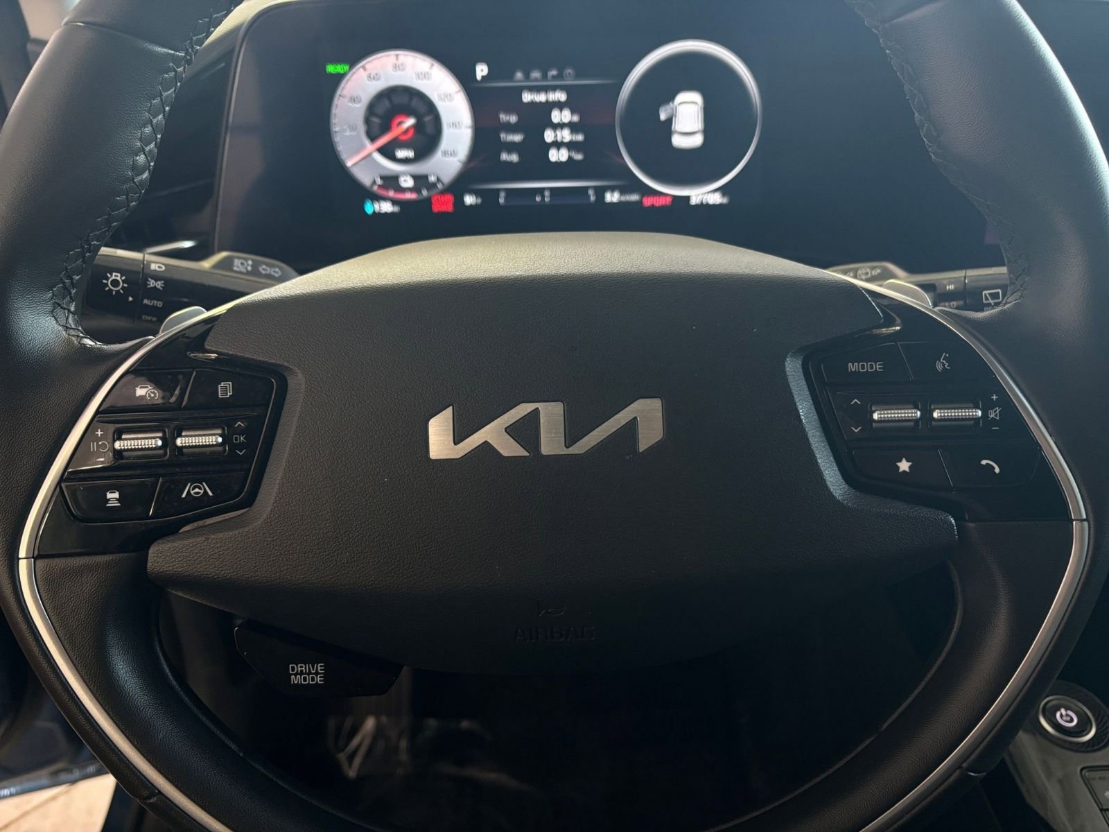 Thumbnail: 2023 Kia Niro - 32
