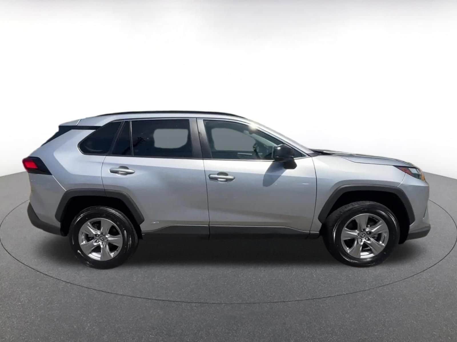 Thumbnail: 2025 Toyota RAV4 - 16