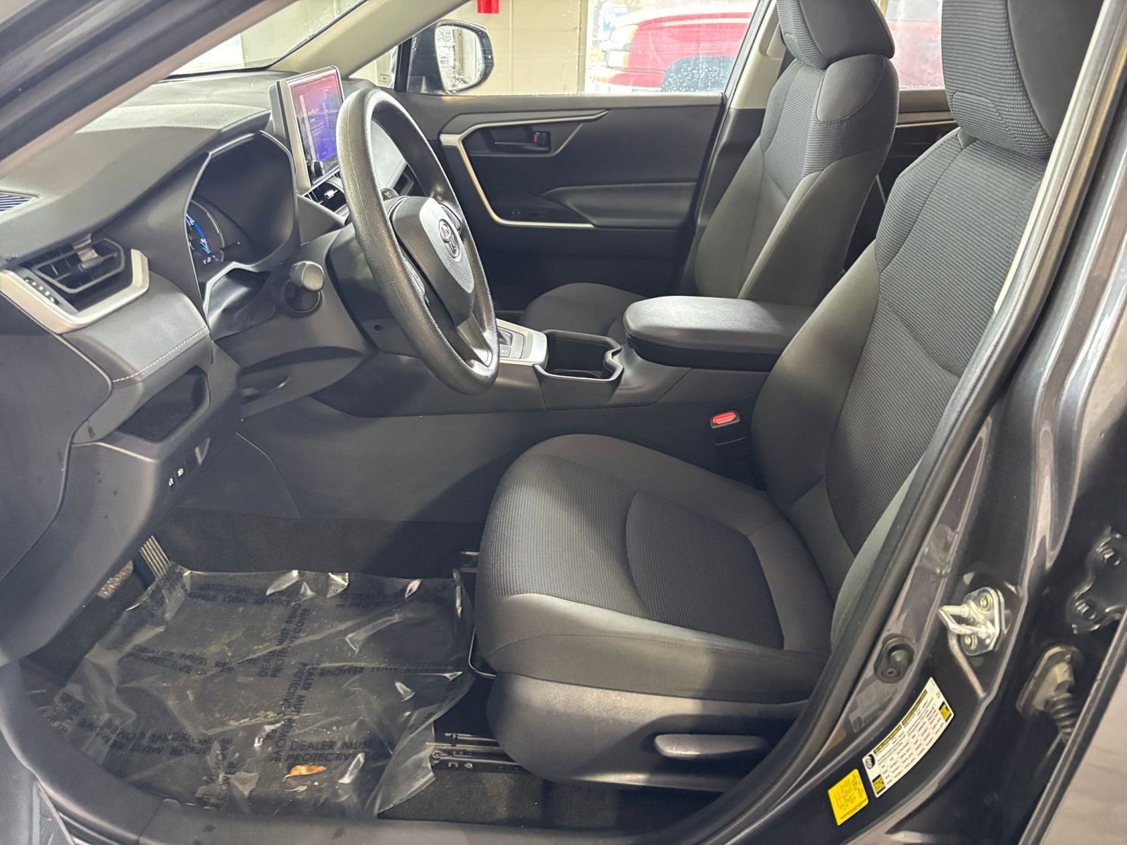 Thumbnail: 2025 Toyota RAV4 - 25