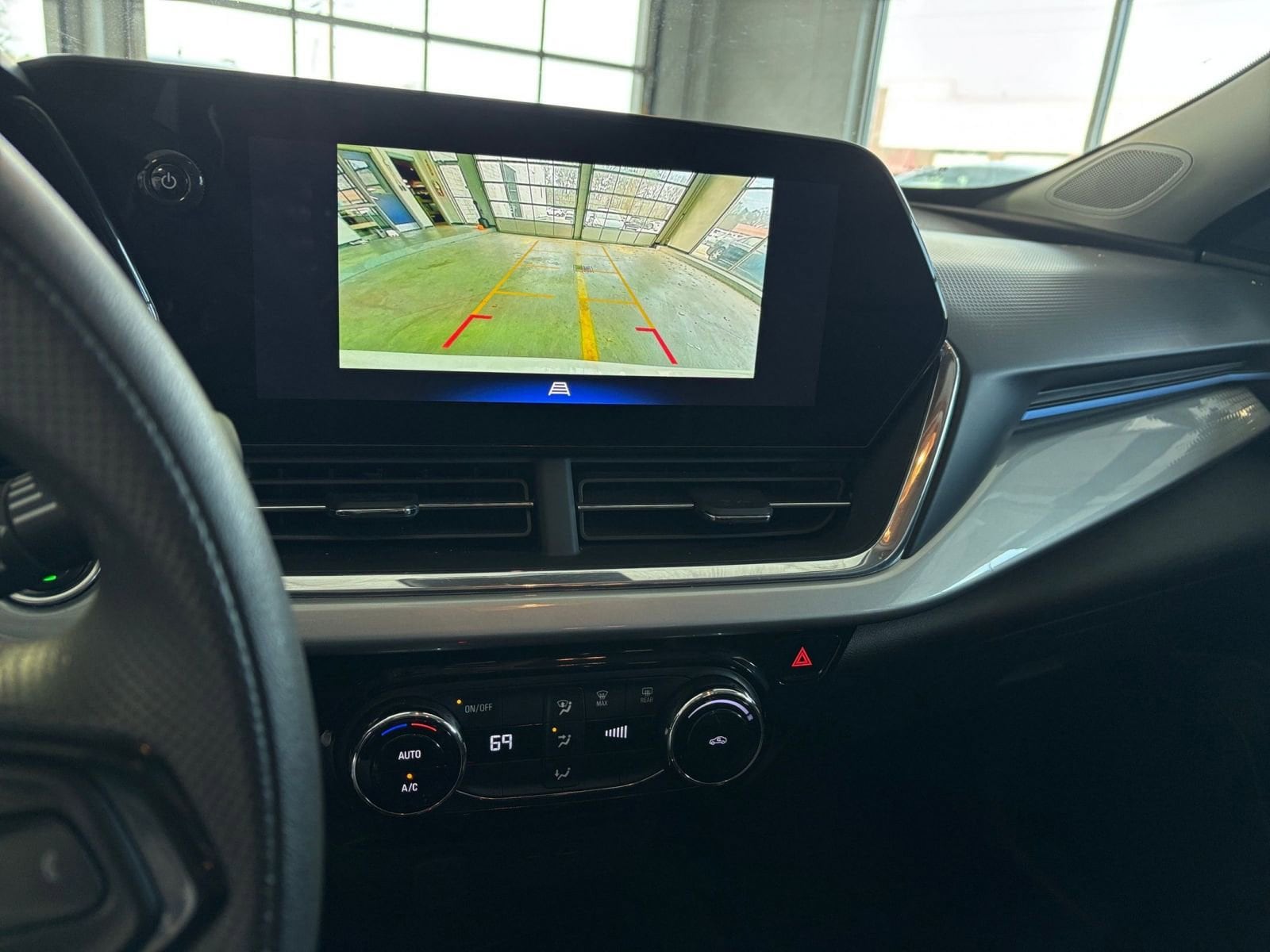 Thumbnail: 2025 Chevrolet Trax - 23