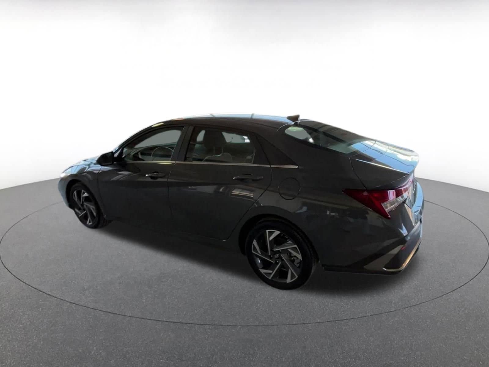 Thumbnail: 2025 Hyundai Elantra - 11