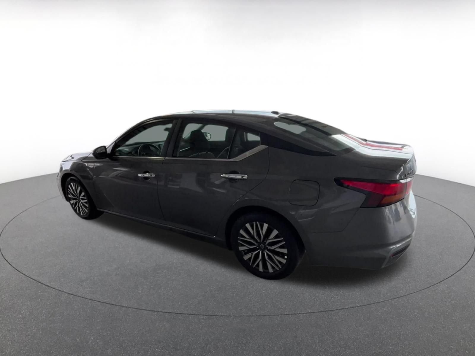 Thumbnail: 2025 Nissan Altima - 10