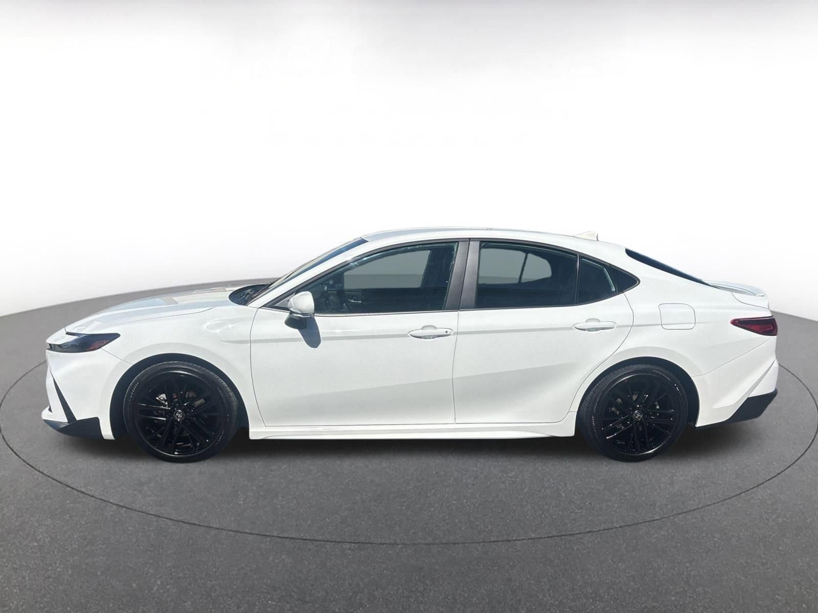 Thumbnail: 2025 Toyota Camry - 10