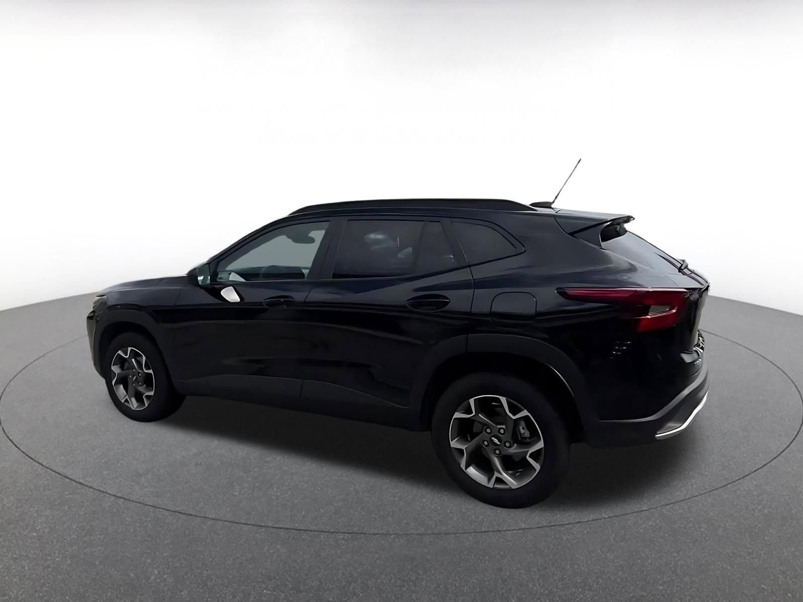 Thumbnail: 2025 Chevrolet Trax - 10