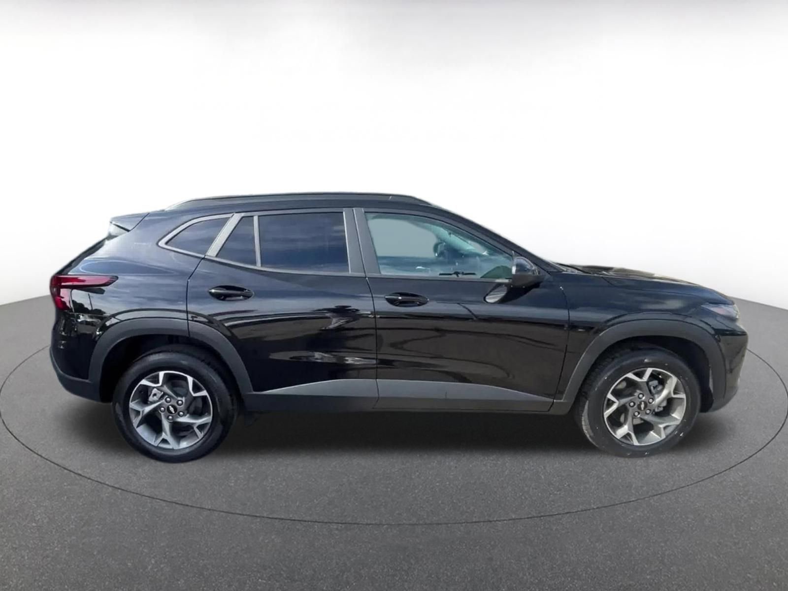Thumbnail: 2025 Chevrolet Trax - 16