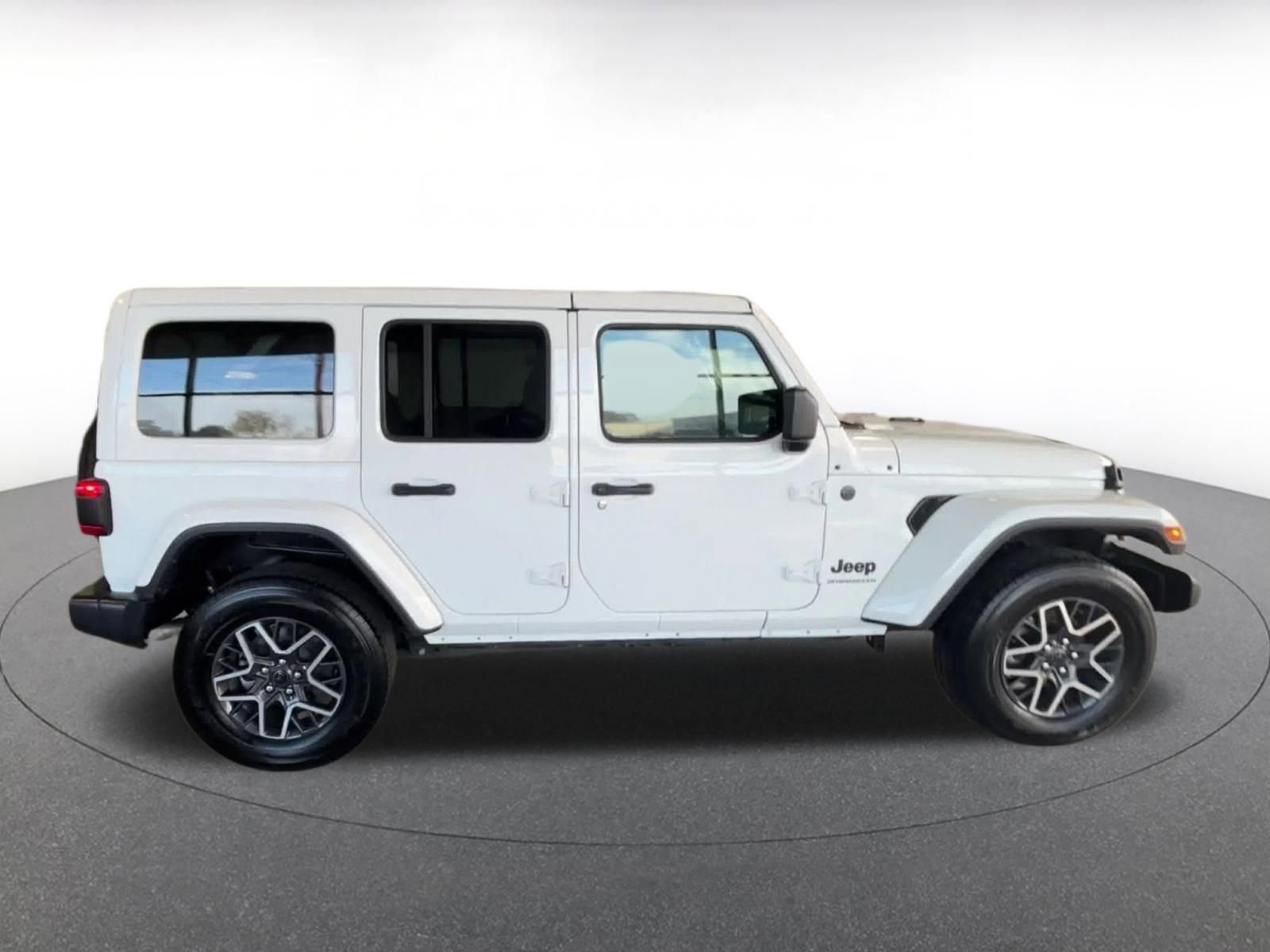 Thumbnail: 2025 Jeep Wrangler - 16