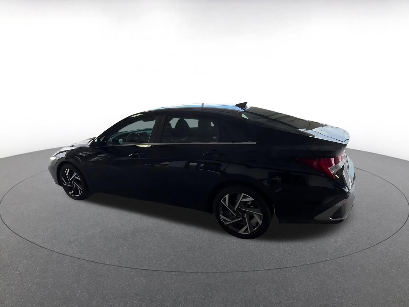 Thumbnail: 2025 Hyundai Elantra - 12