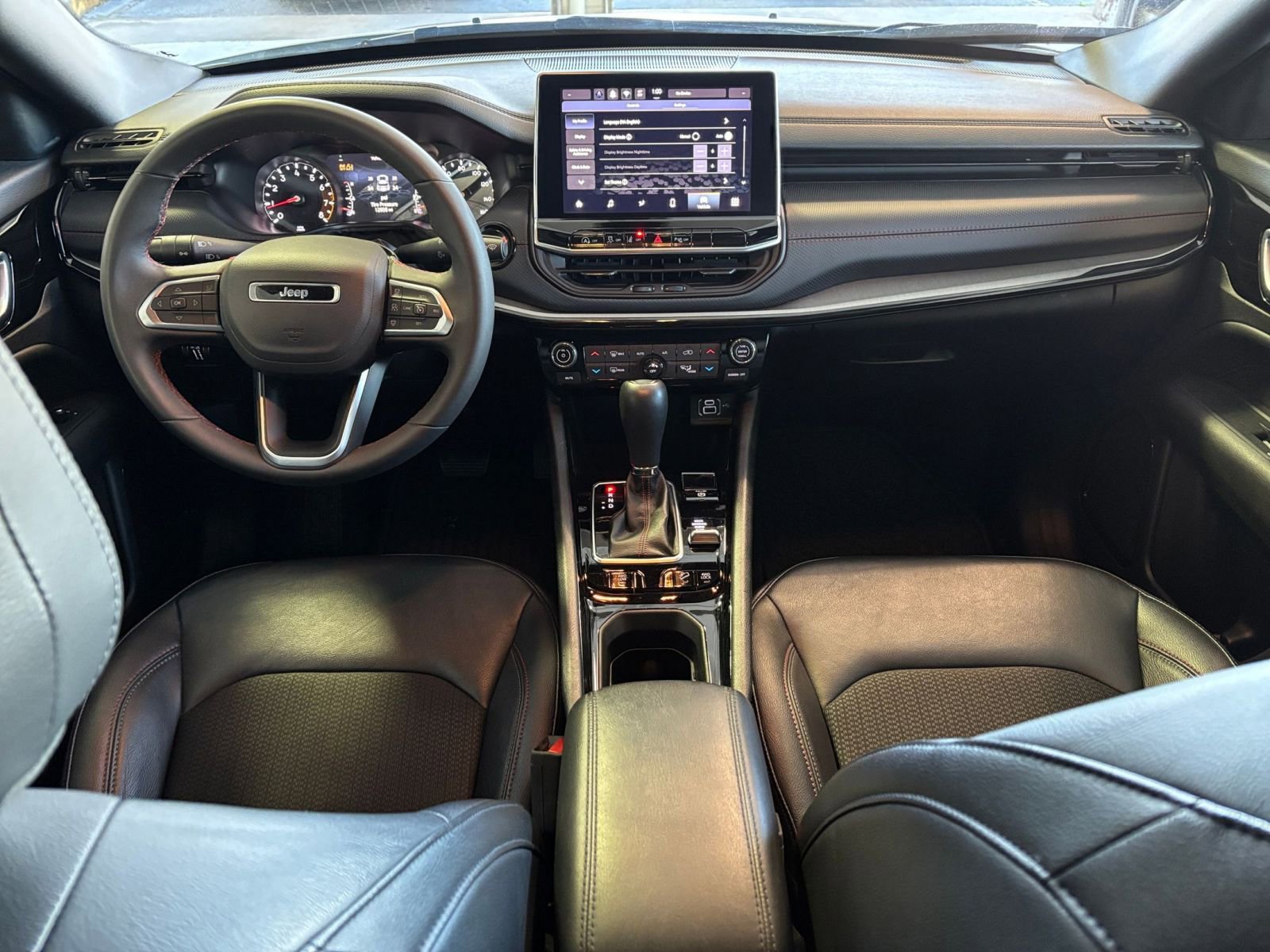 Thumbnail: 2025 Jeep Compass - 32