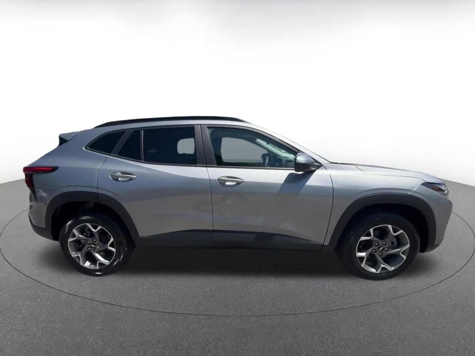 Thumbnail: 2025 Chevrolet Trax - 16