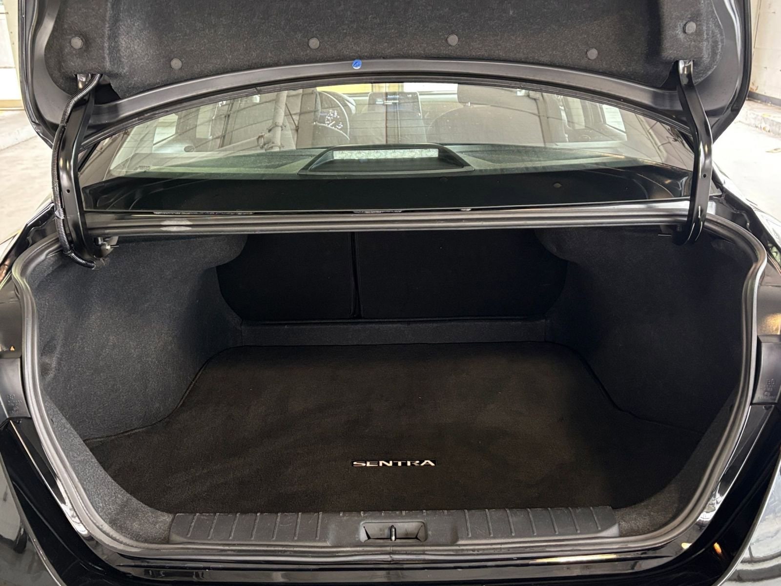 Thumbnail: 2025 Nissan Sentra - 31