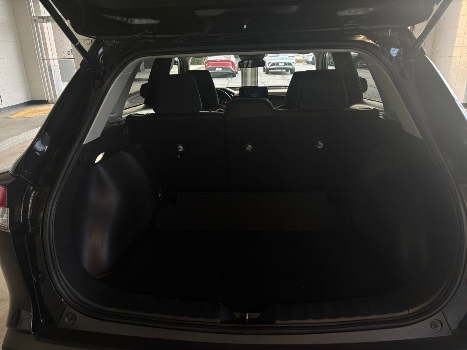 Thumbnail: 2025 Toyota Corolla Cross - 33