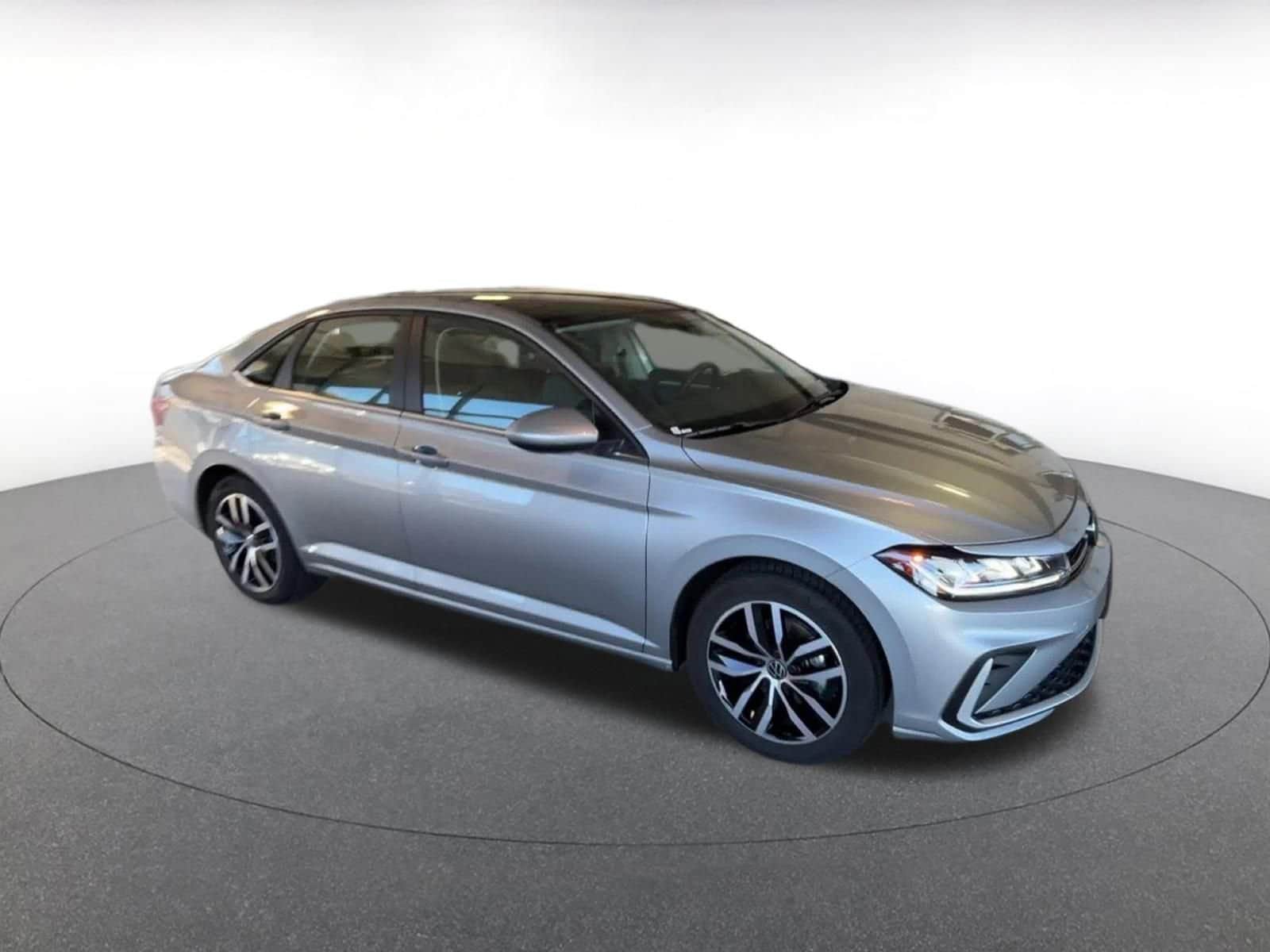 Thumbnail: 2025 Volkswagen Jetta - 2