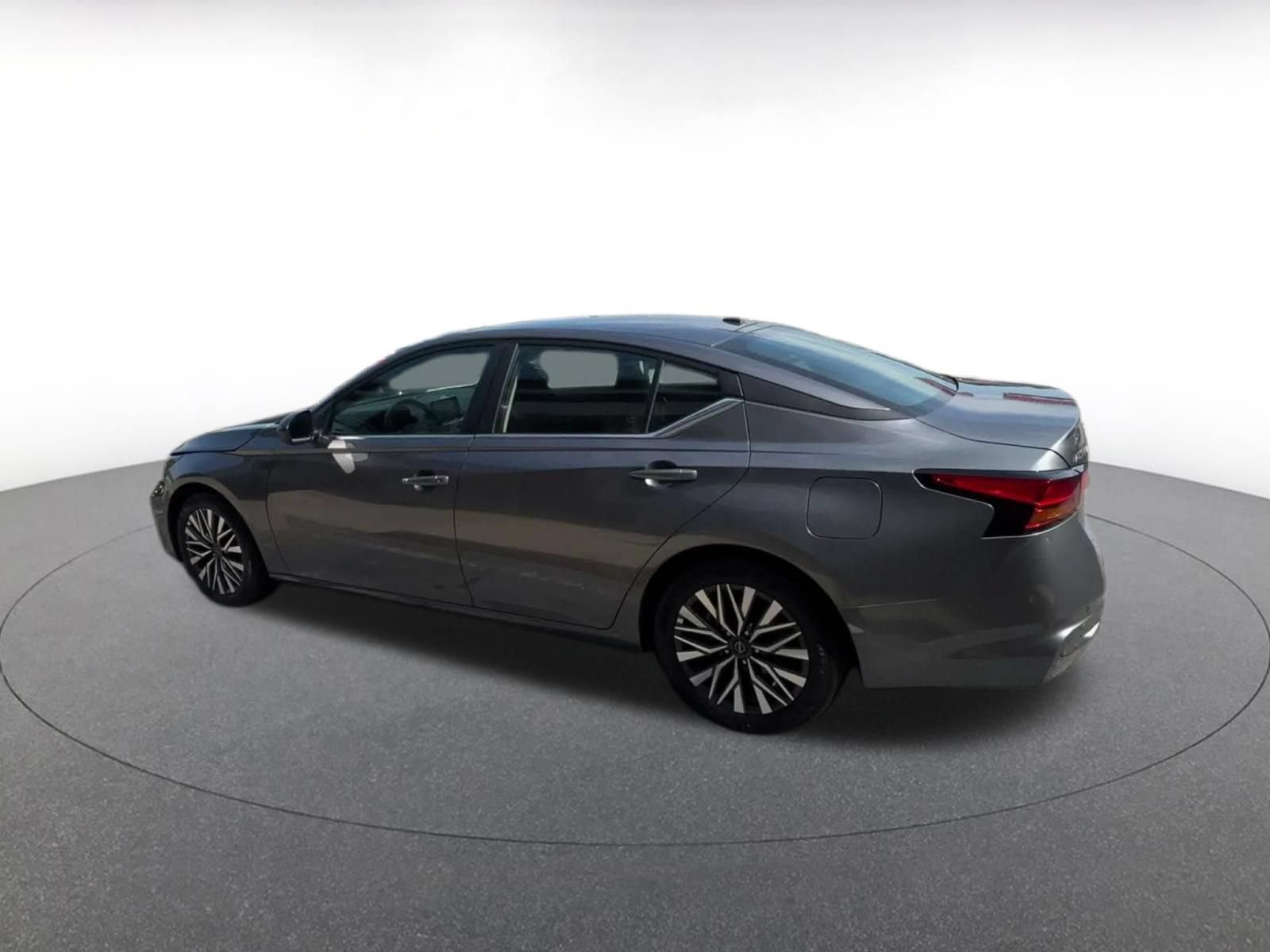 Thumbnail: 2026 Nissan Altima - 9