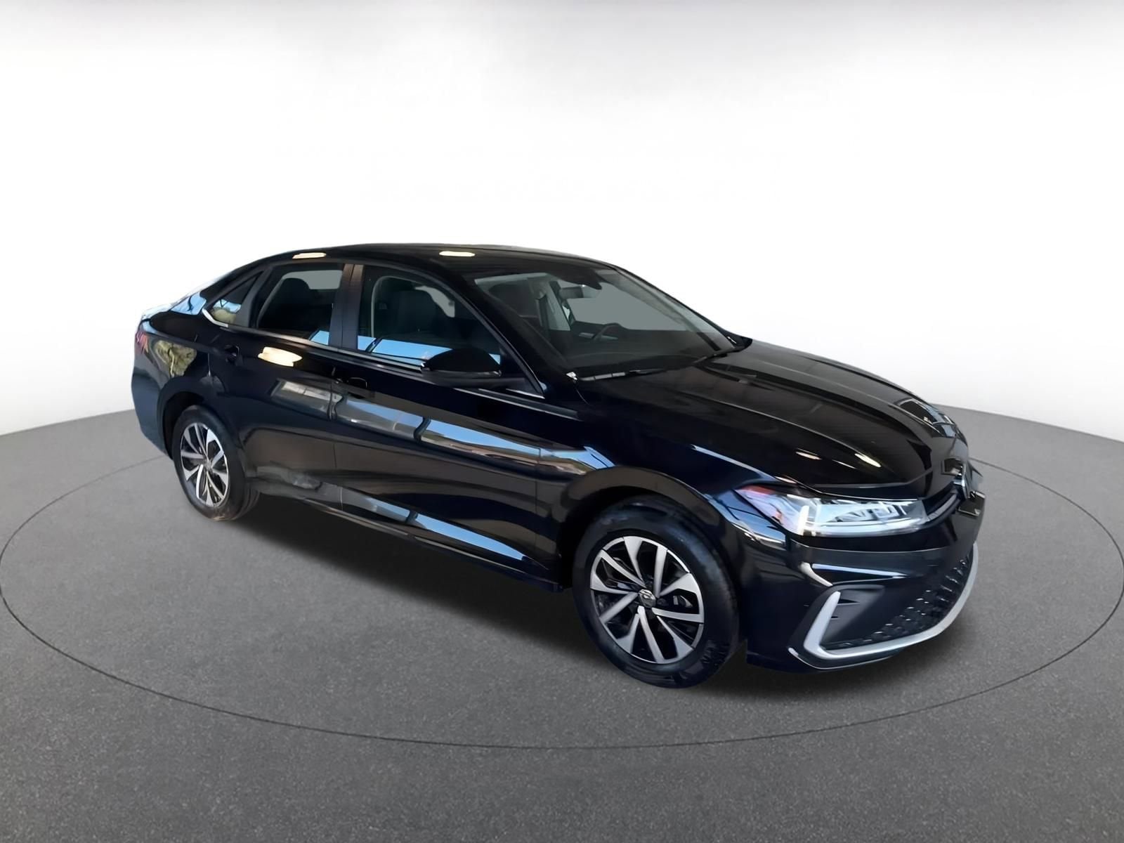 Thumbnail: 2025 Volkswagen Jetta - 2