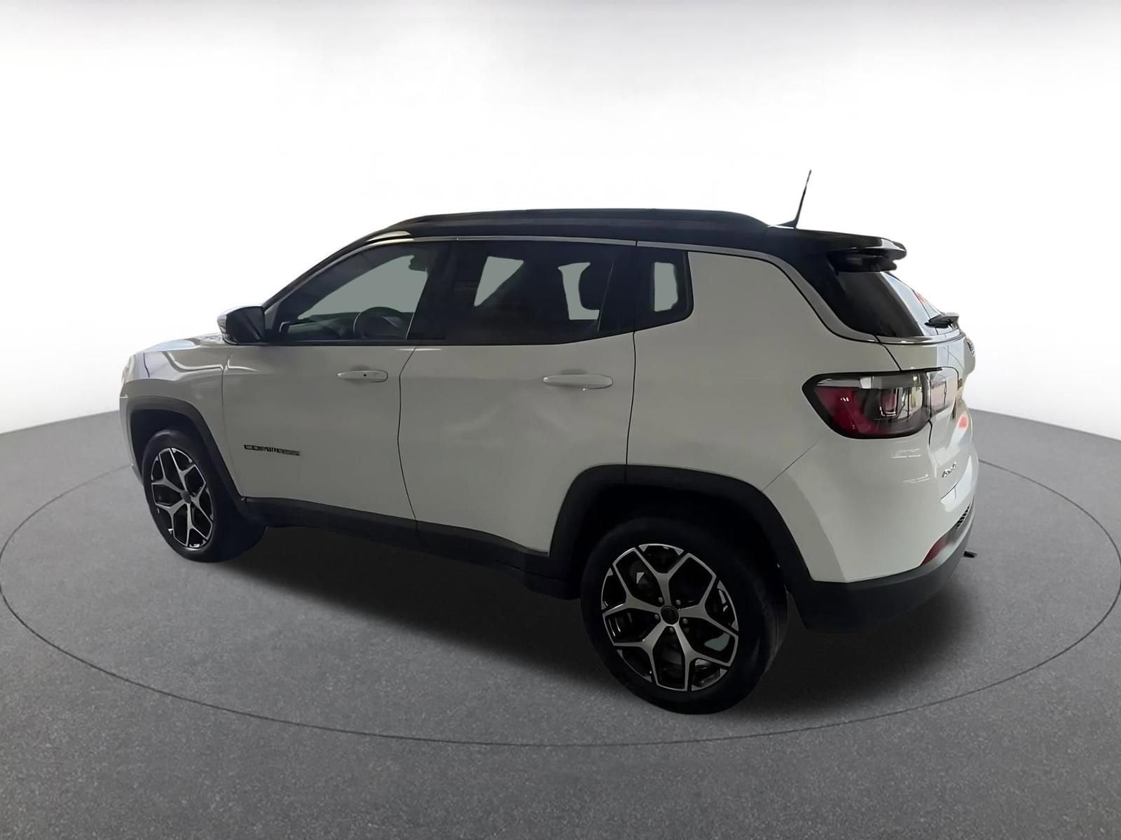Thumbnail: 2025 Jeep Compass - 15