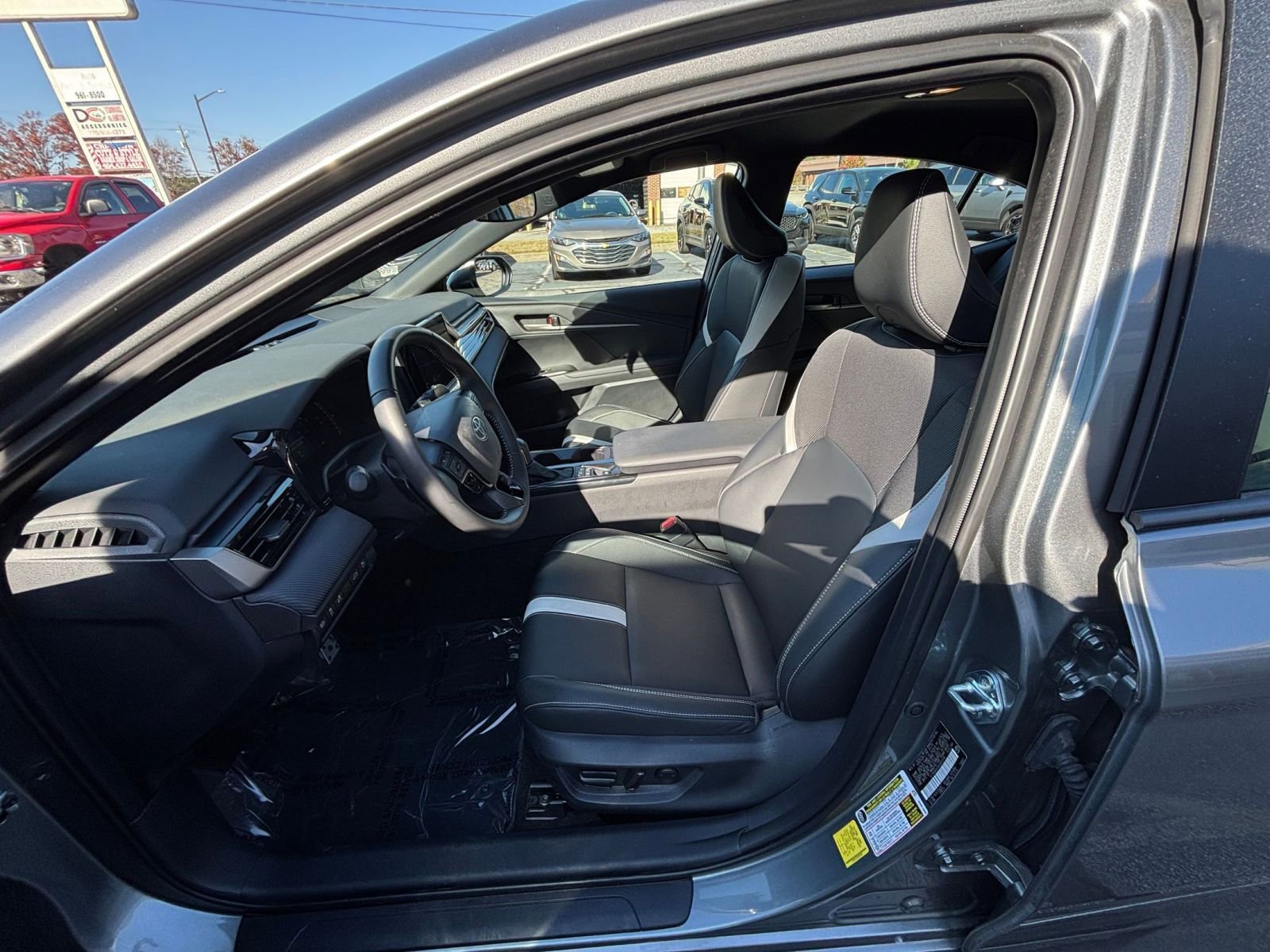 Thumbnail: 2025 Toyota Camry - 27