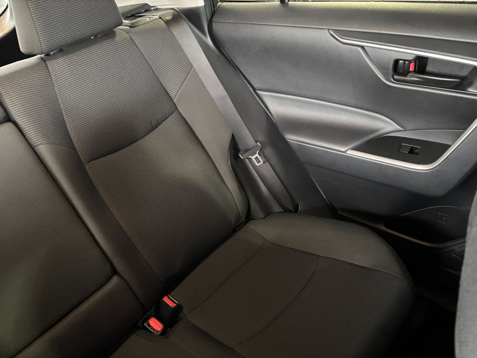 Thumbnail: 2025 Toyota RAV4 - 35