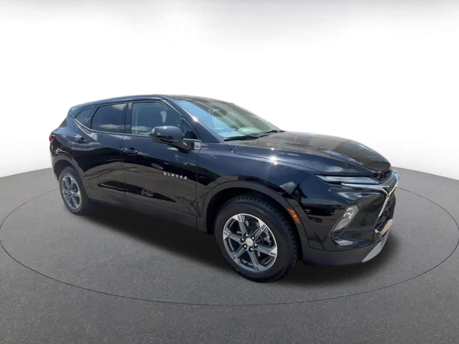 Thumbnail: 2025 Chevrolet Blazer - 2