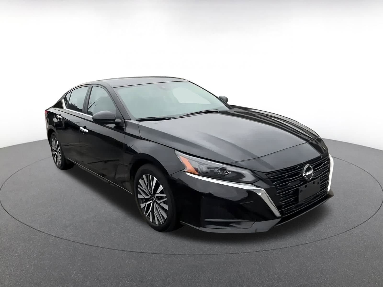Thumbnail: 2024 Nissan Altima - 3
