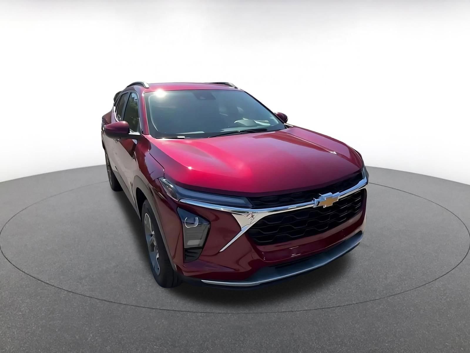 Thumbnail: 2025 Chevrolet Trax - 3