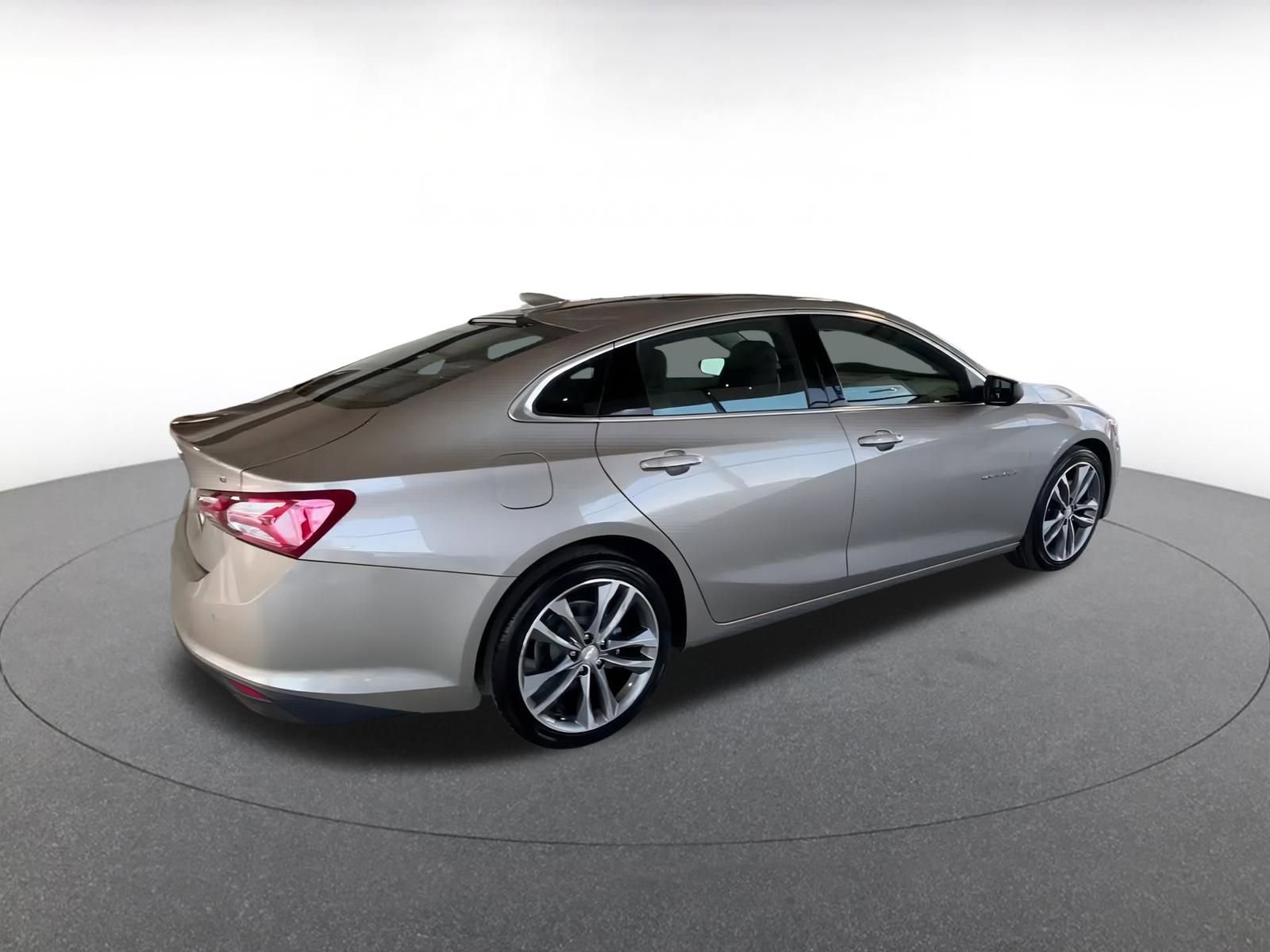 Thumbnail: 2024 Chevrolet Malibu - 21