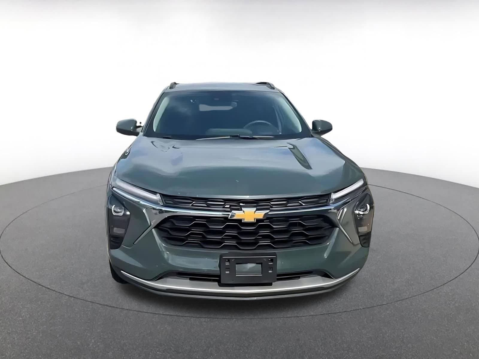 Thumbnail: 2025 Chevrolet Trax - 5