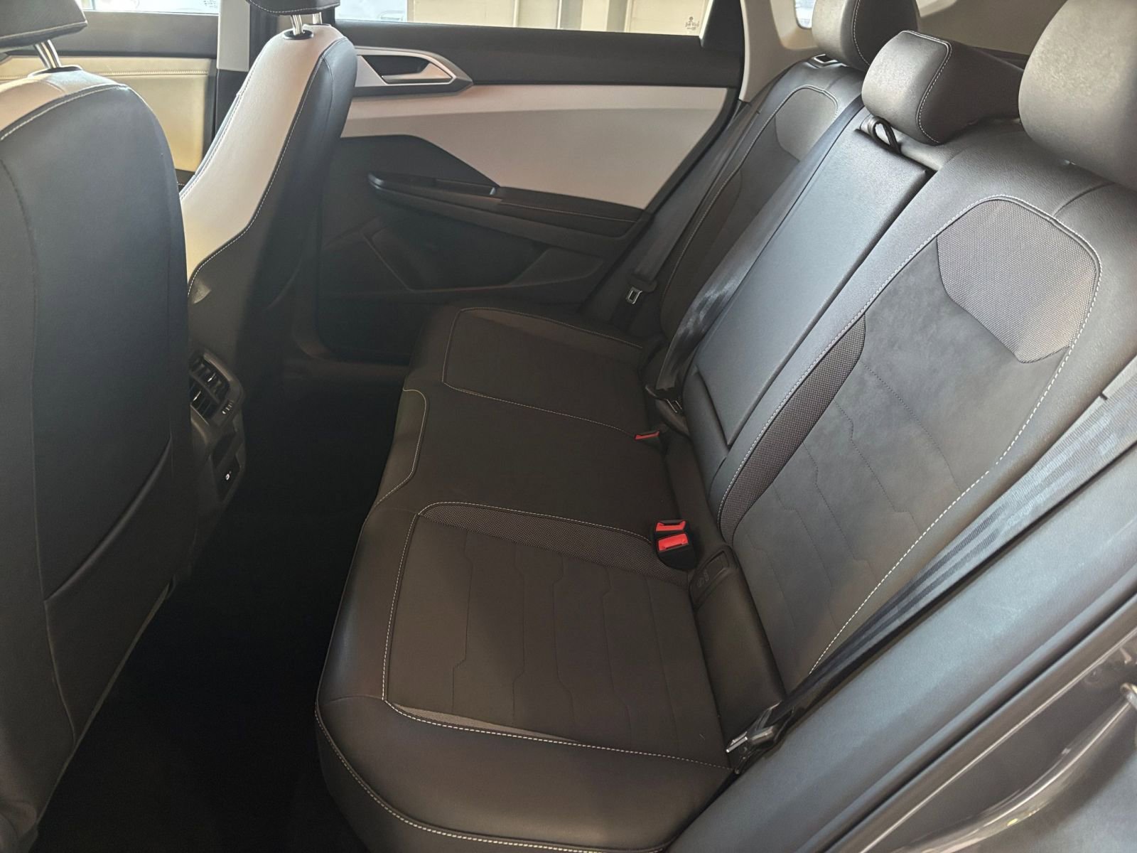 Thumbnail: 2025 Volkswagen Taos - 31