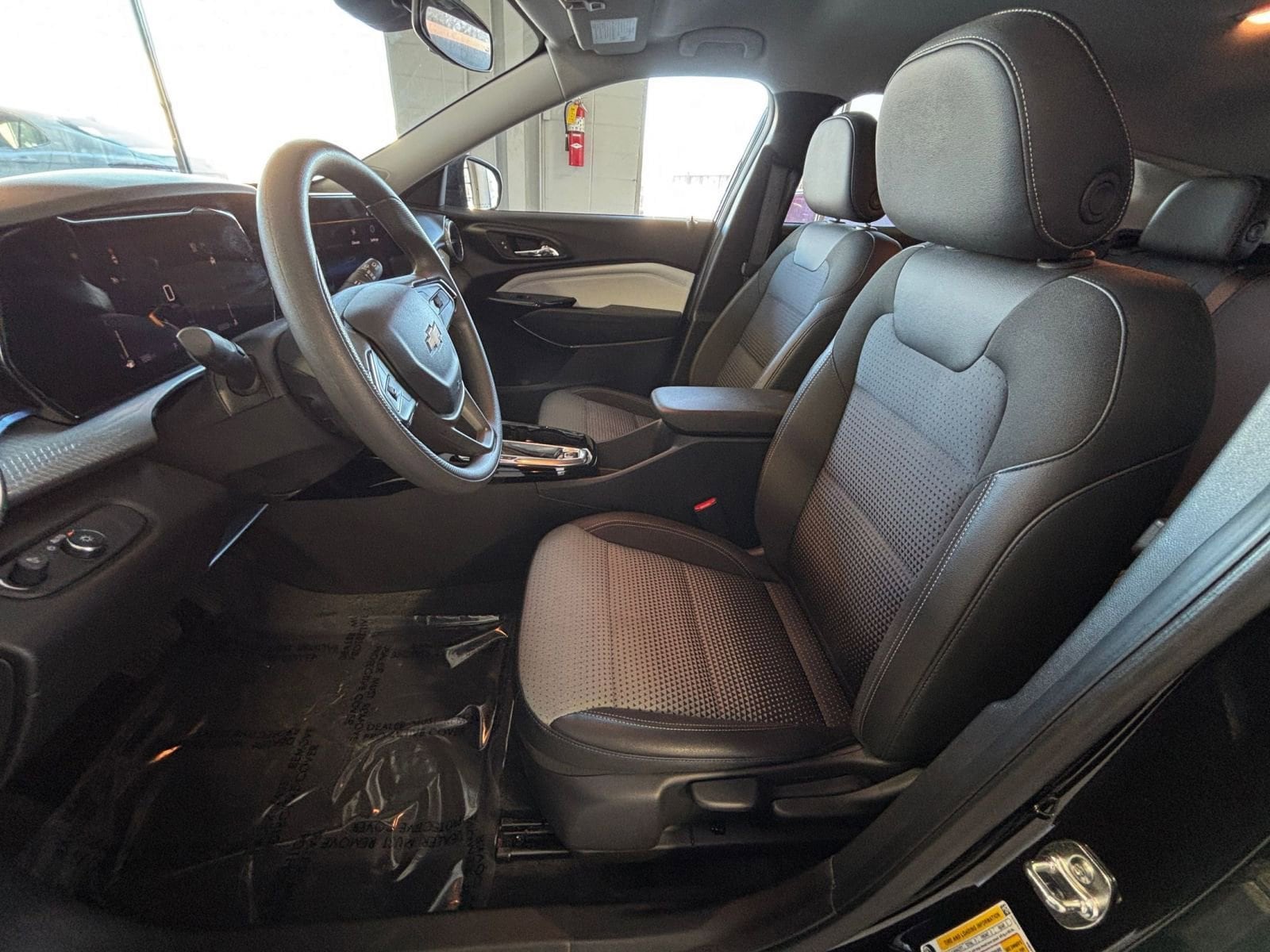 Thumbnail: 2025 Chevrolet Trax - 28