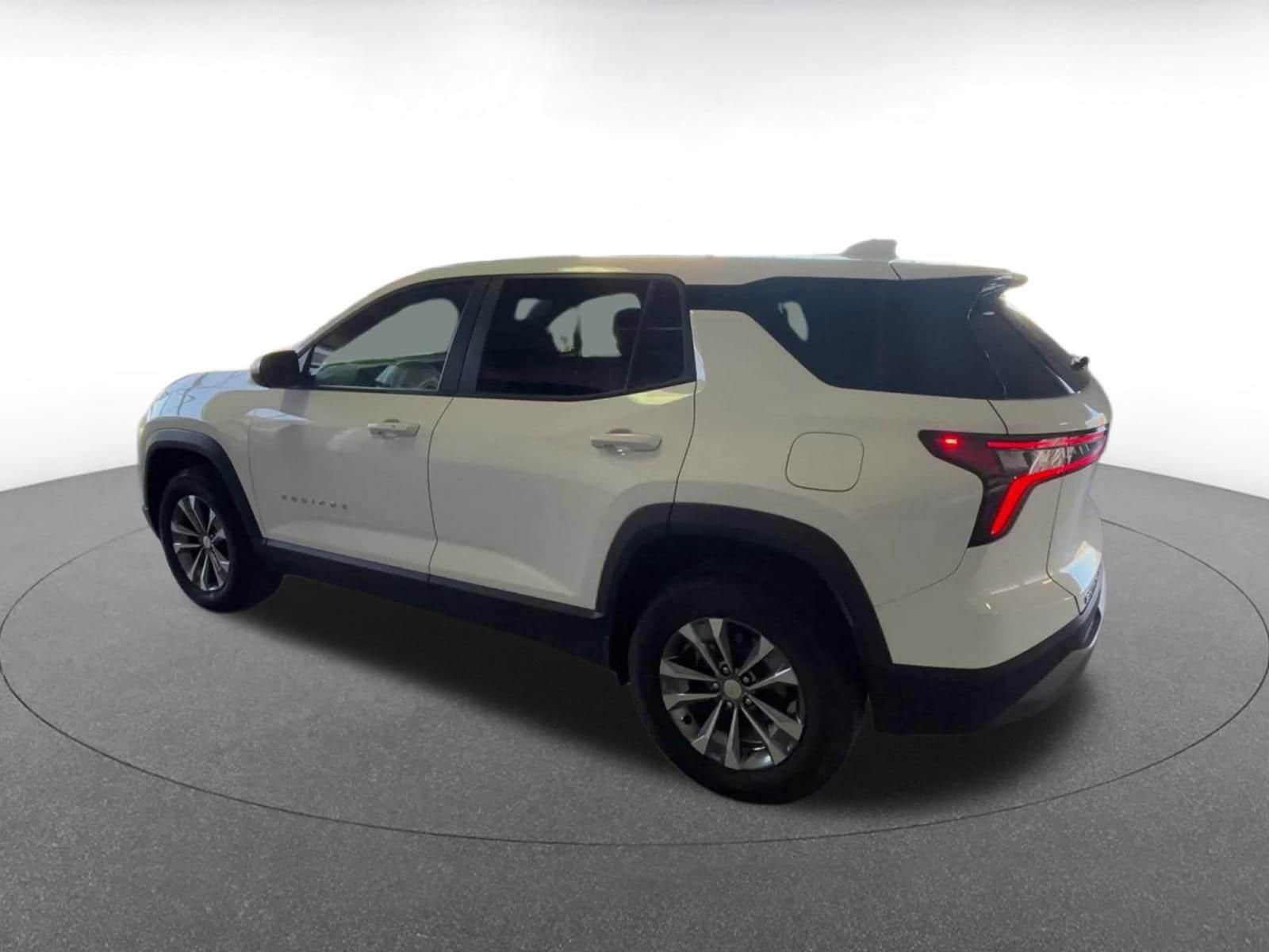 Thumbnail: 2025 Chevrolet Equinox - 10