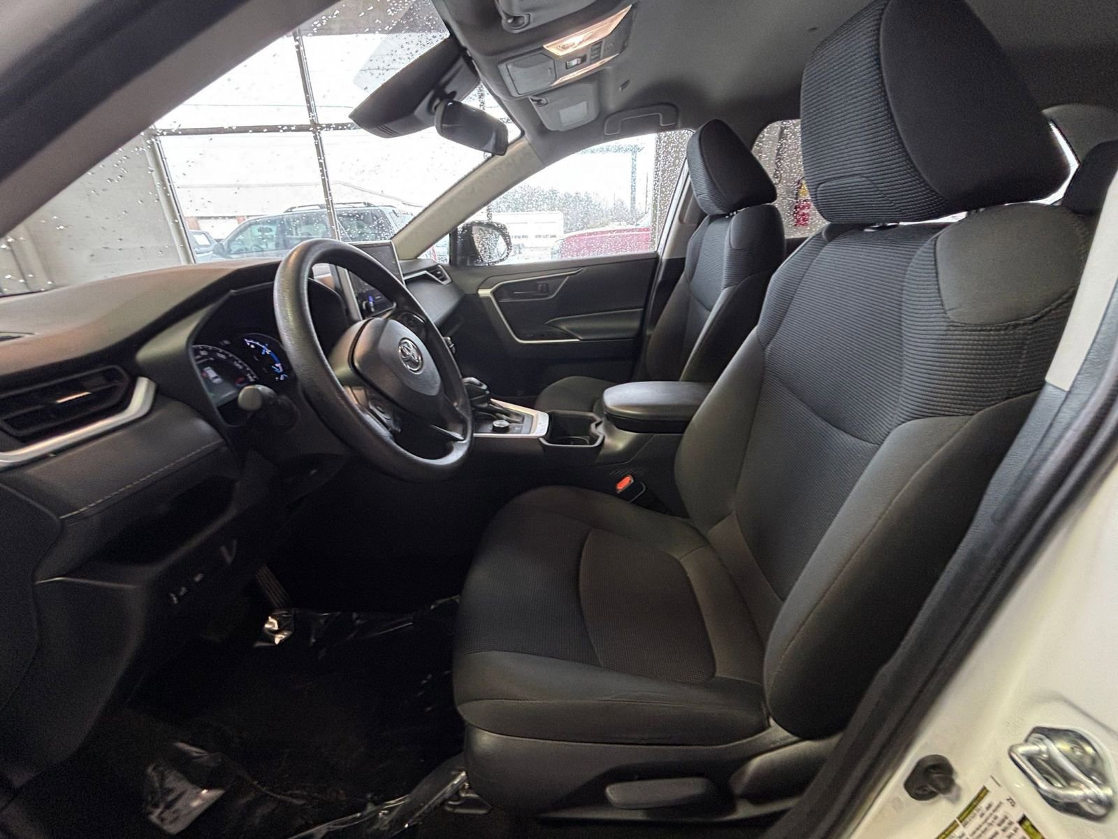 Thumbnail: 2025 Toyota RAV4 - 31