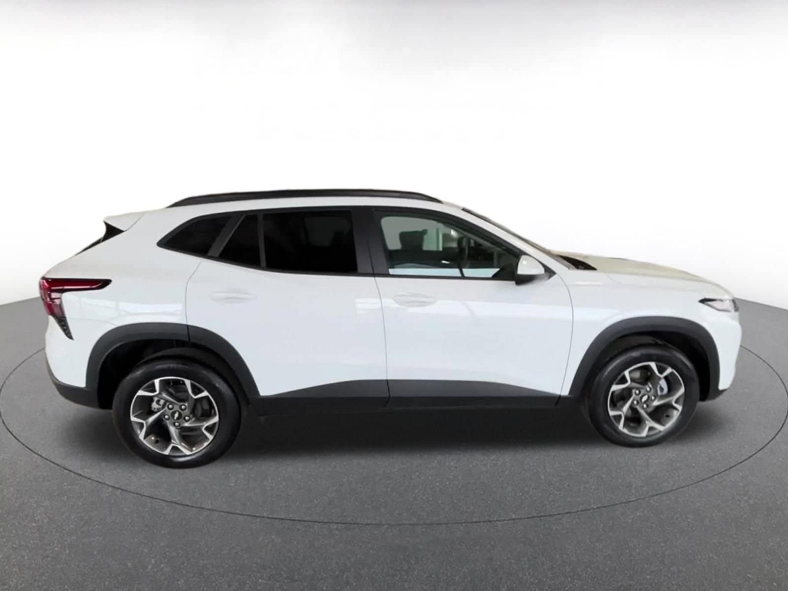 Thumbnail: 2025 Chevrolet Trax - 16