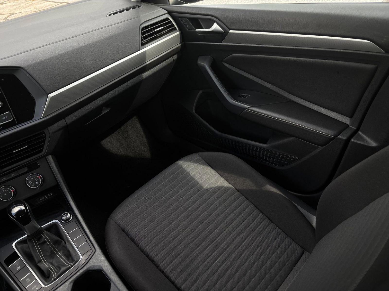 2024 Volkswagen Jetta S 33