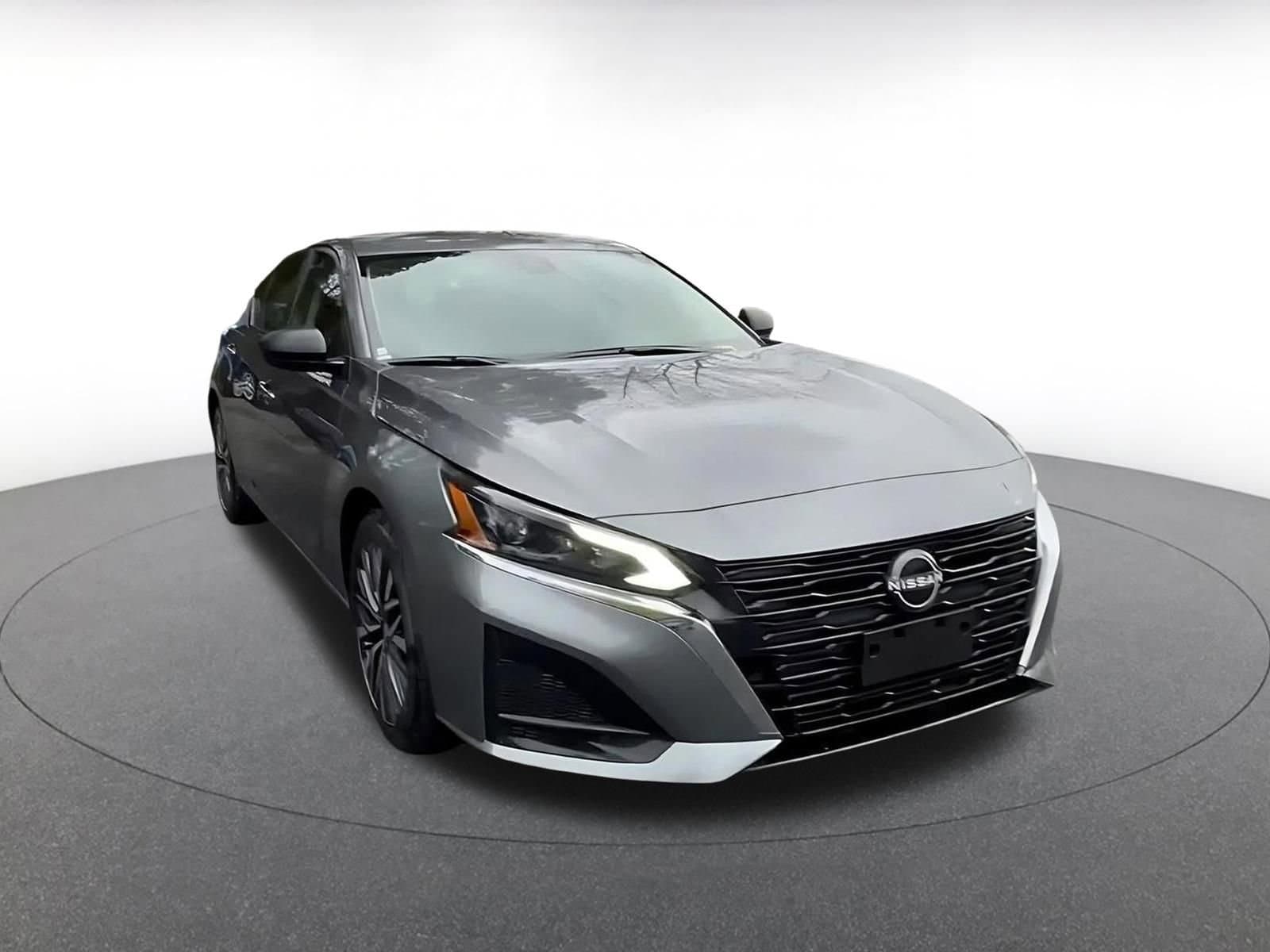 Thumbnail: 2025 Nissan Altima - 3